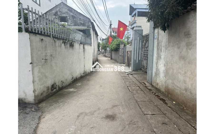 ĐƯỜNG Ô TÔ - ĐẤT VUÔNG ĐẸP - CÁCH TRỤC CHÍNH KINH DOANH  50M - TIỆN ÍCH BẠT NGÀN